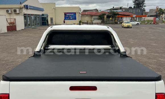 Comprar Usado Toyota Hilux Branco Carro em Maputo em Maputo Comprar Usado Toyota Hilux Branco Carro em Maputo em Maputo