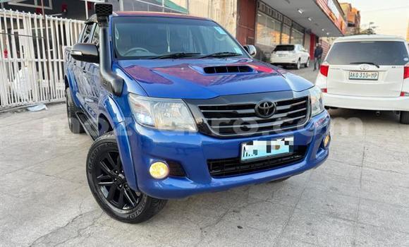 Comprar Usado Toyota Hilux Azul Carro em Maputo em Maputo