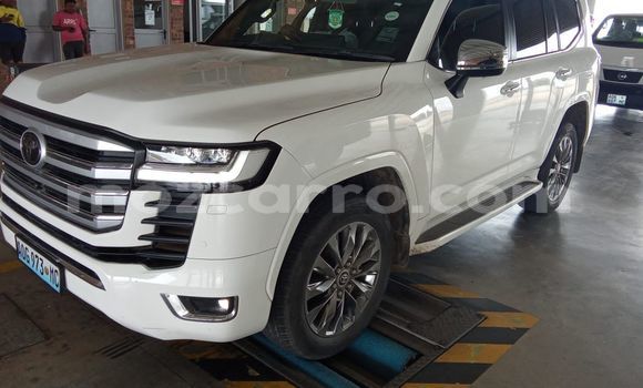 Comprar Usado Toyota Land Cruiser Branco Carro em Maputo em Maputo Comprar Usado Toyota Land Cruiser Branco Carro em Maputo em Maputo