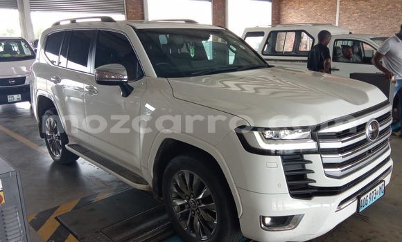 Comprar Usado Toyota Land Cruiser Branco Carro em Maputo em Maputo Comprar Usado Toyota Land Cruiser Branco Carro em Maputo em Maputo