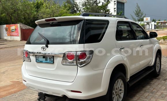 Comprar Usado Toyota Fortuner Branco Carro em Maputo em Maputo Comprar Usado Toyota Fortuner Branco Carro em Maputo em Maputo