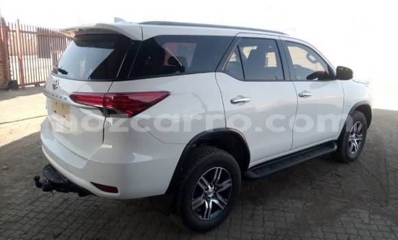 Buy Used Toyota Fortuner White Car in Maputo in Maputo Buy Used Toyota Fortuner White Car in Maputo in Maputo