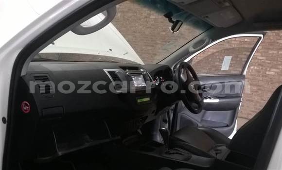 Buy Used Toyota Hilux White Car in Nampula in Nampula Buy Used Toyota Hilux White Car in Nampula in Nampula