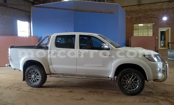 Buy Used Toyota Hilux White Car in Nampula in Nampula Buy Used Toyota Hilux White Car in Nampula in Nampula