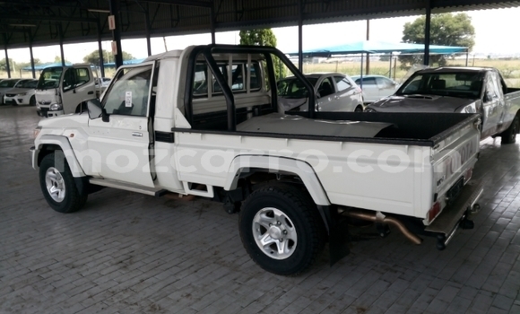 Comprar Usado Toyota Land Cruiser Branco Carro em Maputo em Maputo