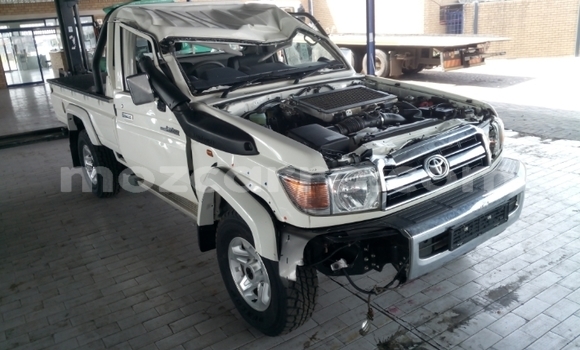 Buy Used Toyota Land Cruiser White Car in Maputo in Maputo Buy Used Toyota Land Cruiser White Car in Maputo in Maputo