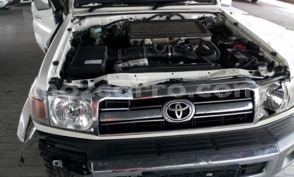 Buy Used Toyota Land Cruiser White Car in Maputo in Maputo Buy Used Toyota Land Cruiser White Car in Maputo in Maputo