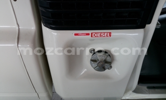 Buy Used Toyota Land Cruiser White Car in Maputo in Maputo Buy Used Toyota Land Cruiser White Car in Maputo in Maputo