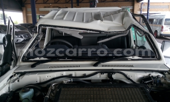 Buy Used Toyota Land Cruiser White Car in Maputo in Maputo Buy Used Toyota Land Cruiser White Car in Maputo in Maputo