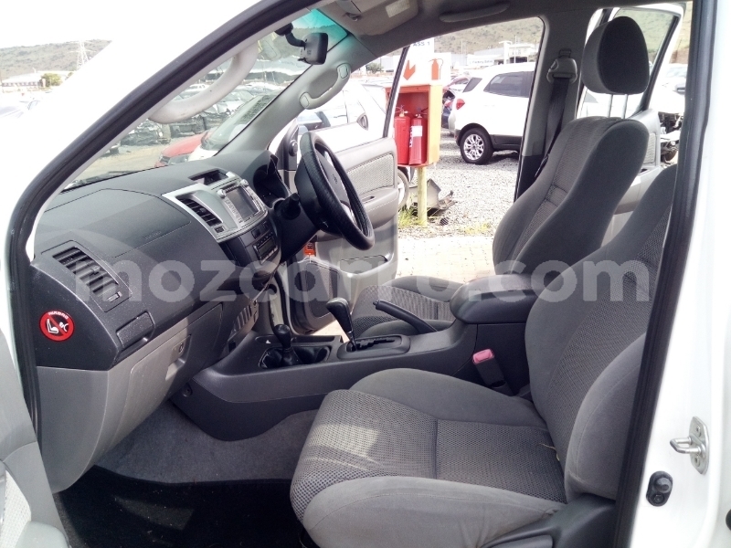 Big with watermark toyota hilux zambezia quelimane 41600