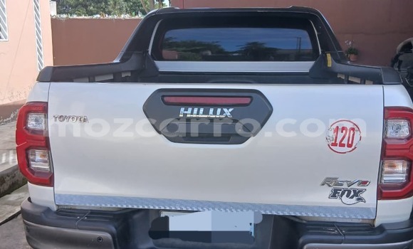 Comprar Usado Toyota Hilux Branco Carro em Maputo em Maputo Comprar Usado Toyota Hilux Branco Carro em Maputo em Maputo