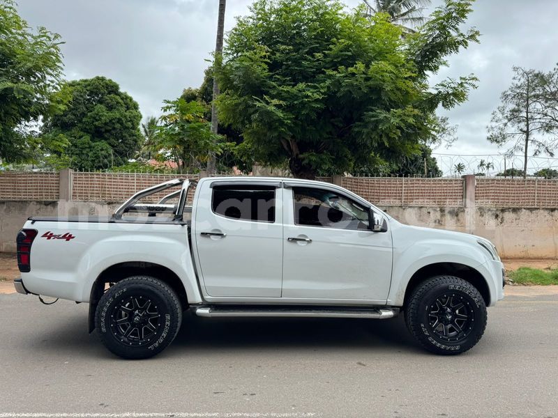 Big with watermark isuzu d max maputo maputo 41619