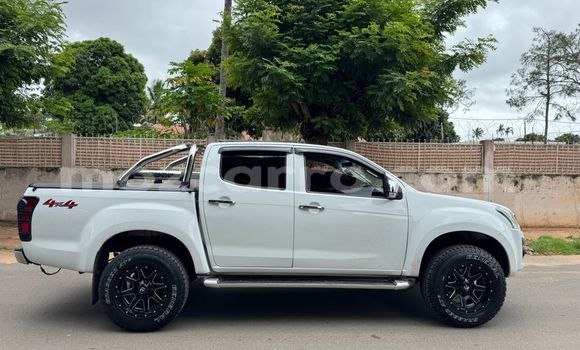 Comprar Usado Isuzu D-MAX Branco Carro em Maputo em Maputo Comprar Usado Isuzu D-MAX Branco Carro em Maputo em Maputo