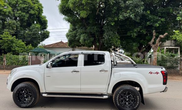 Comprar Usado Isuzu D-MAX Branco Carro em Maputo em Maputo Comprar Usado Isuzu D-MAX Branco Carro em Maputo em Maputo