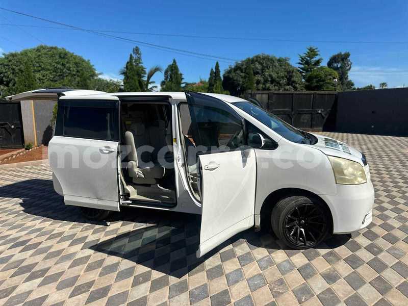 Big with watermark toyota noah maputo maputo 41622