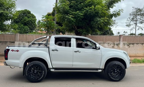 Comprar Usado Isuzu D-MAX Branco Carro em Maputo em Maputo Comprar Usado Isuzu D-MAX Branco Carro em Maputo em Maputo