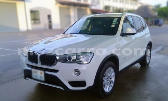 Nunua Ilio tumika BMW X3 Nyeupe Gari ndani ya Maputo nchini Maputo
