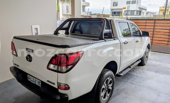 Comprar Usado Mazda BT-50 Branco Carro em Maputo em Maputo Comprar Usado Mazda BT-50 Branco Carro em Maputo em Maputo