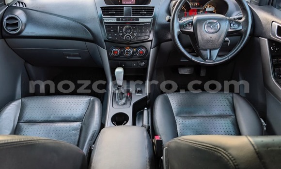 Comprar Usado Mazda BT-50 Branco Carro em Maputo em Maputo Comprar Usado Mazda BT-50 Branco Carro em Maputo em Maputo