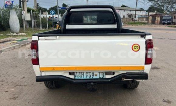 Nunua Ilio tumika Isuzu Gemini Nyeupe Gari ndani ya Maputo nchini Maputo Nunua Ilio tumika Isuzu Gemini Nyeupe Gari ndani ya Maputo nchini Maputo