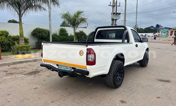Nunua Ilio tumika Isuzu Gemini Nyeupe Gari ndani ya Maputo nchini Maputo Nunua Ilio tumika Isuzu Gemini Nyeupe Gari ndani ya Maputo nchini Maputo