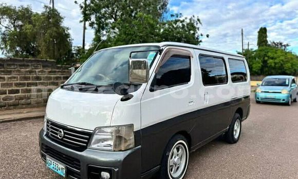 Comprar Usado Nissan Caravan Branco Carro em Maputo em Maputo