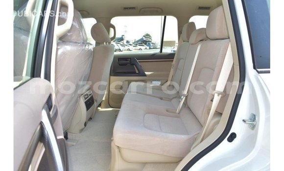 Buy Import Toyota Land Cruiser White Car in Import - Dubai in Cabo Delgado Buy Import Toyota Land Cruiser White Car in Import - Dubai in Cabo Delgado