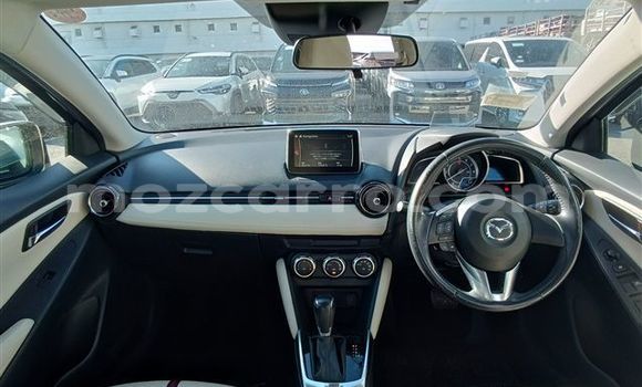 Nunua Ilio tumika Mazda Demio Bluu Gari ndani ya Maputo nchini Maputo Nunua Ilio tumika Mazda Demio Bluu Gari ndani ya Maputo nchini Maputo