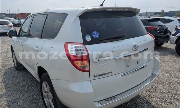 Nunua Ilio tumika Toyota Vanguard Nyeupe Gari ndani ya Maputo nchini Maputo Nunua Ilio tumika Toyota Vanguard Nyeupe Gari ndani ya Maputo nchini Maputo