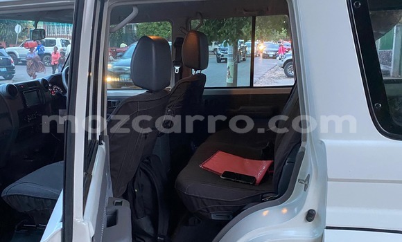 Comprar Usado Toyota Land Cruiser Branco Carro em Maputo em Maputo Comprar Usado Toyota Land Cruiser Branco Carro em Maputo em Maputo