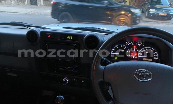 Comprar Usado Toyota Land Cruiser Branco Carro em Maputo em Maputo Comprar Usado Toyota Land Cruiser Branco Carro em Maputo em Maputo