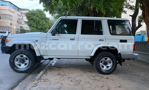 Comprar Usado Toyota Land Cruiser Branco Carro em Maputo em Maputo Comprar Usado Toyota Land Cruiser Branco Carro em Maputo em Maputo