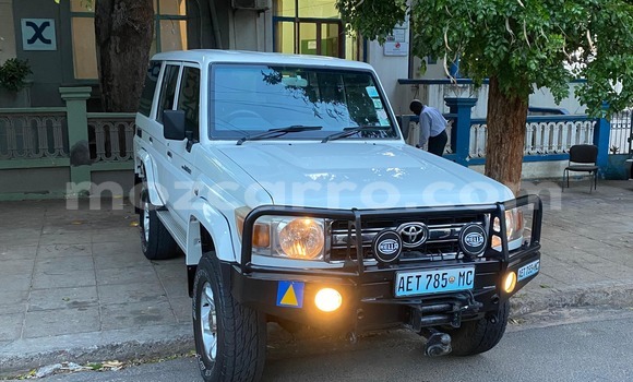 Comprar Usado Toyota Land Cruiser Branco Carro em Maputo em Maputo Comprar Usado Toyota Land Cruiser Branco Carro em Maputo em Maputo