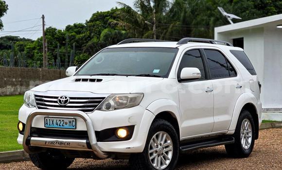 Buy Used Toyota Fortuner White Car in Maputo in Maputo