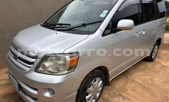 Comprar Usado Toyota Noah Other Carro em Maputo em Maputo