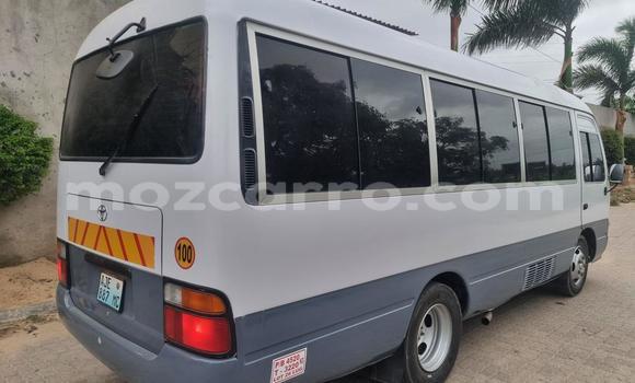 Comprar Usado Toyota Coaster Azul Carro em Maputo em Maputo Comprar Usado Toyota Coaster Azul Carro em Maputo em Maputo