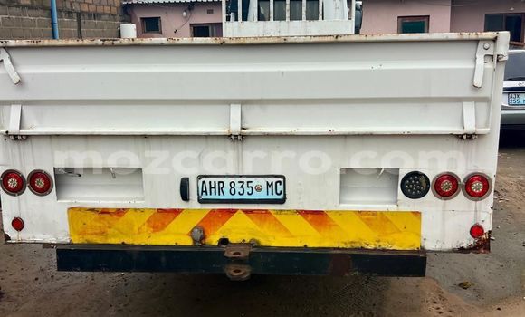 Comprar Usado Nissan 100NX Branco Carro em Maputo em Maputo Comprar Usado Nissan 100NX Branco Carro em Maputo em Maputo