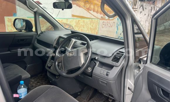 Comprar Usado Toyota Noah De outros Carro em Maputo em Maputo Comprar Usado Toyota Noah De outros Carro em Maputo em Maputo