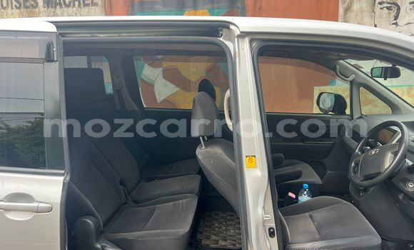 Comprar Usado Toyota Noah De outros Carro em Maputo em Maputo Comprar Usado Toyota Noah De outros Carro em Maputo em Maputo