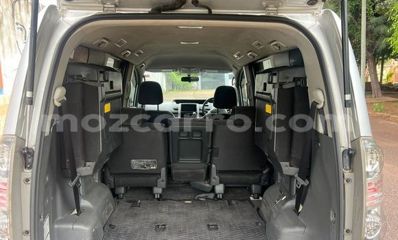 Comprar Usado Toyota Noah De outros Carro em Maputo em Maputo Comprar Usado Toyota Noah De outros Carro em Maputo em Maputo