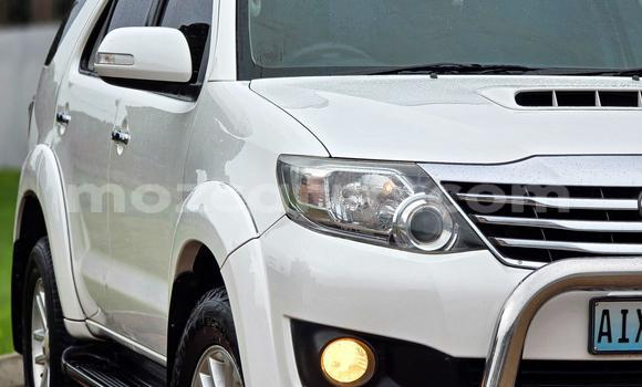 Nunua Ilio tumika Toyota Fortuner Nyeupe Gari ndani ya Maputo nchini Maputo Nunua Ilio tumika Toyota Fortuner Nyeupe Gari ndani ya Maputo nchini Maputo