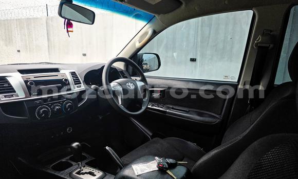 Nunua Ilio tumika Toyota Fortuner Nyeupe Gari ndani ya Maputo nchini Maputo Nunua Ilio tumika Toyota Fortuner Nyeupe Gari ndani ya Maputo nchini Maputo