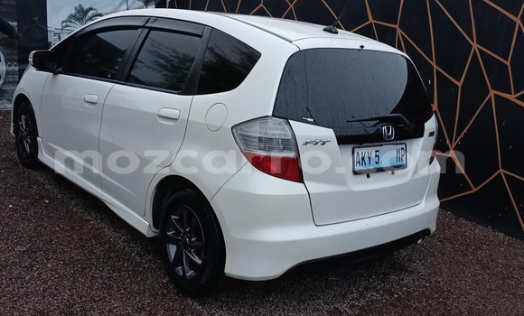 Nunua Ilio tumika Honda Fit Nyeupe Gari ndani ya Maputo nchini Maputo Nunua Ilio tumika Honda Fit Nyeupe Gari ndani ya Maputo nchini Maputo