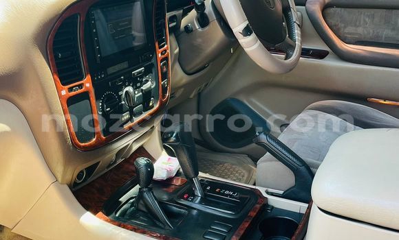 Comprar Usado Toyota Land Cruiser Branco Carro em Maputo em Maputo Comprar Usado Toyota Land Cruiser Branco Carro em Maputo em Maputo