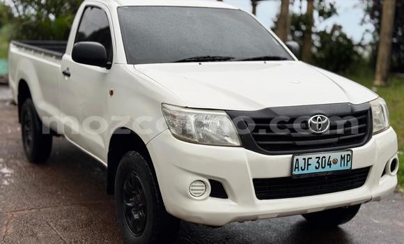 Nunua Ilio tumika Toyota Hilux Nyeupe Gari ndani ya Maputo nchini Maputo Nunua Ilio tumika Toyota Hilux Nyeupe Gari ndani ya Maputo nchini Maputo