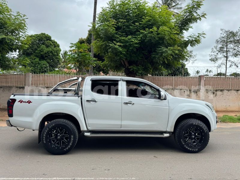 Big with watermark isuzu d max maputo maputo 41771