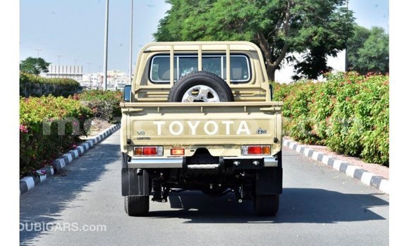 Buy Import Toyota Land Cruiser Beige Car in Import - Dubai in Cabo Delgado Buy Import Toyota Land Cruiser Beige Car in Import - Dubai in Cabo Delgado