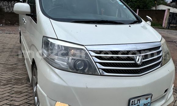 Tenga Tsaru Toyota Alphard Chena Mota in Maputo in Maputo