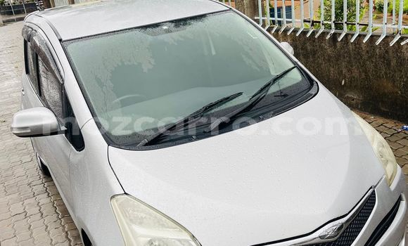 Comprar Usado Toyota Ractis Prata Carro em Maputo em Maputo Comprar Usado Toyota Ractis Prata Carro em Maputo em Maputo