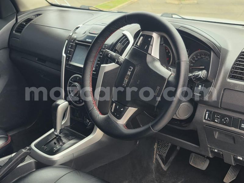 Big with watermark isuzu d max maputo maputo 41852